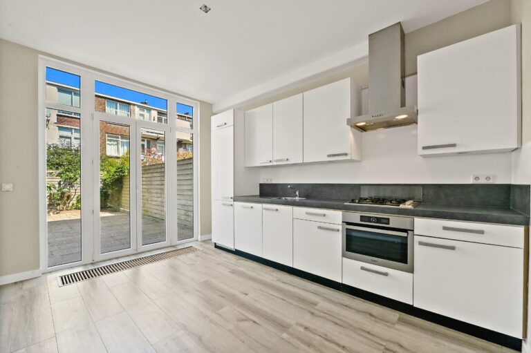 Kamperfoeliestraat 145, 'S-GRAVENHAGE